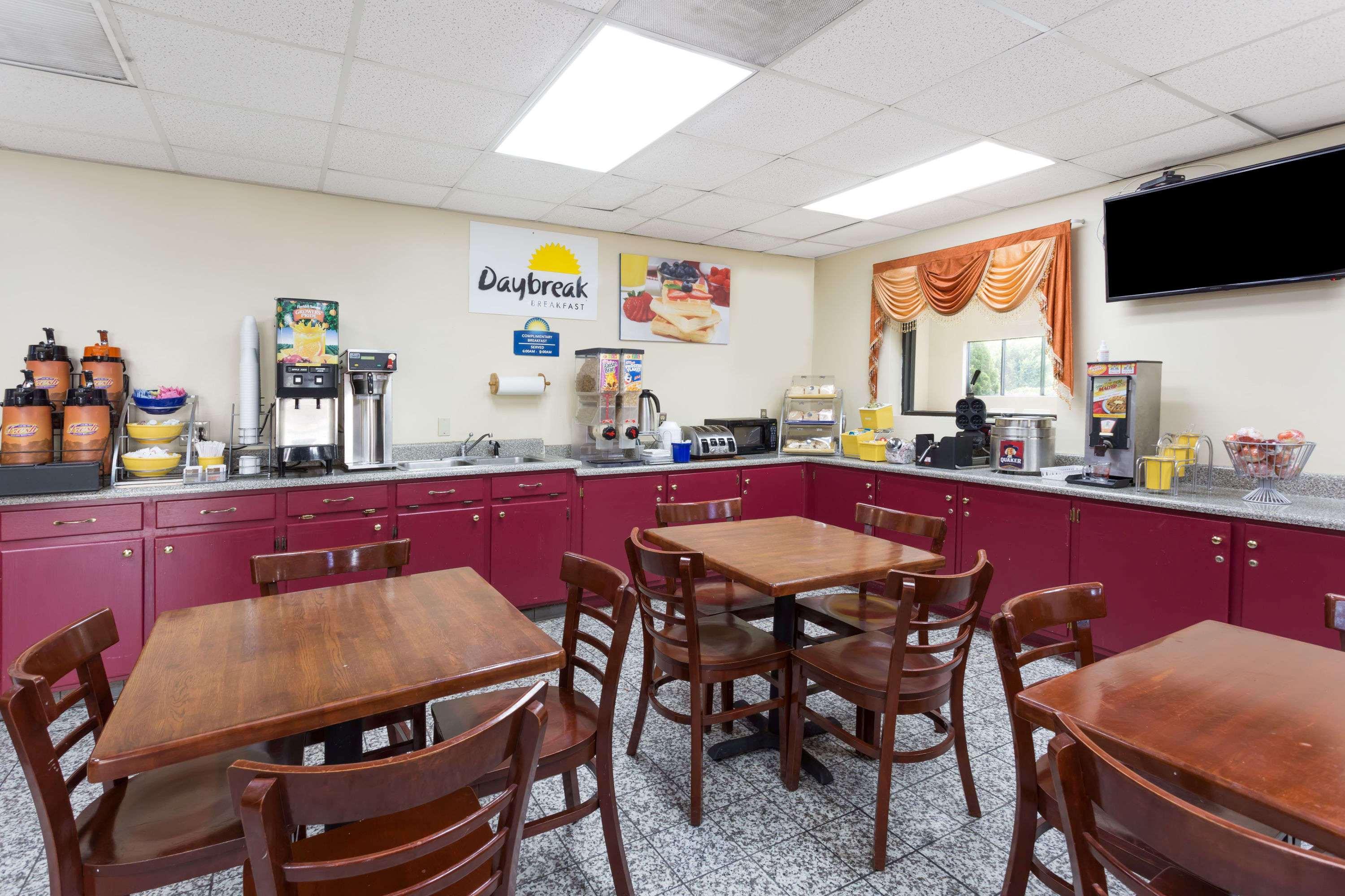 Days Inn & Suites By Wyndham Peachtree Corners Norcross Εξωτερικό φωτογραφία