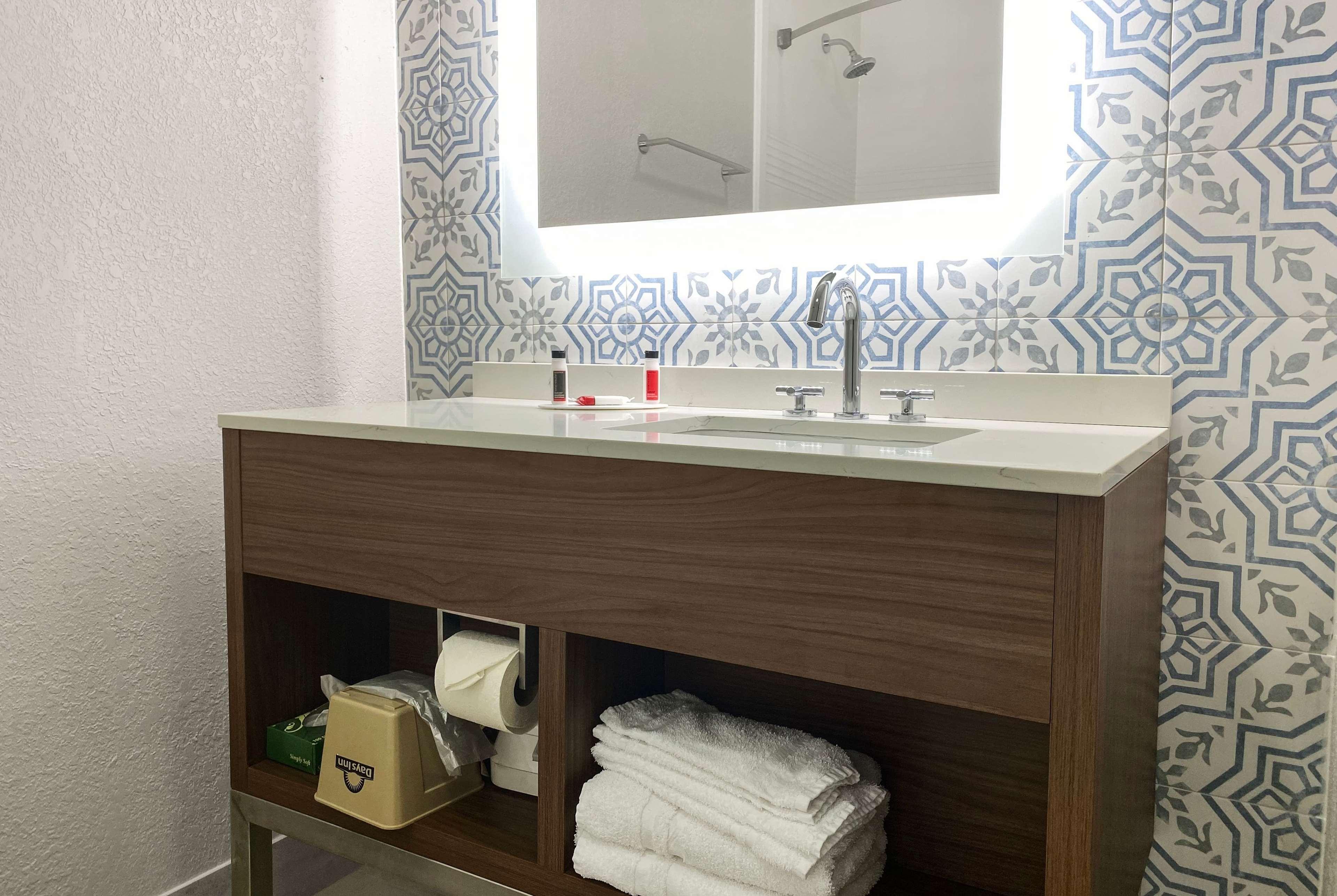 Days Inn & Suites By Wyndham Peachtree Corners Norcross Εξωτερικό φωτογραφία