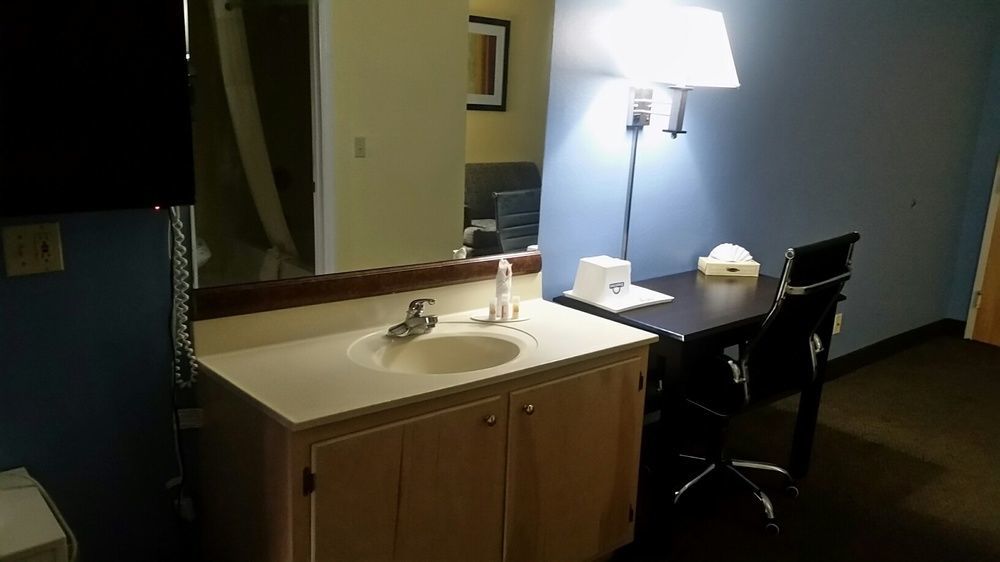 Days Inn & Suites By Wyndham Peachtree Corners Norcross Εξωτερικό φωτογραφία