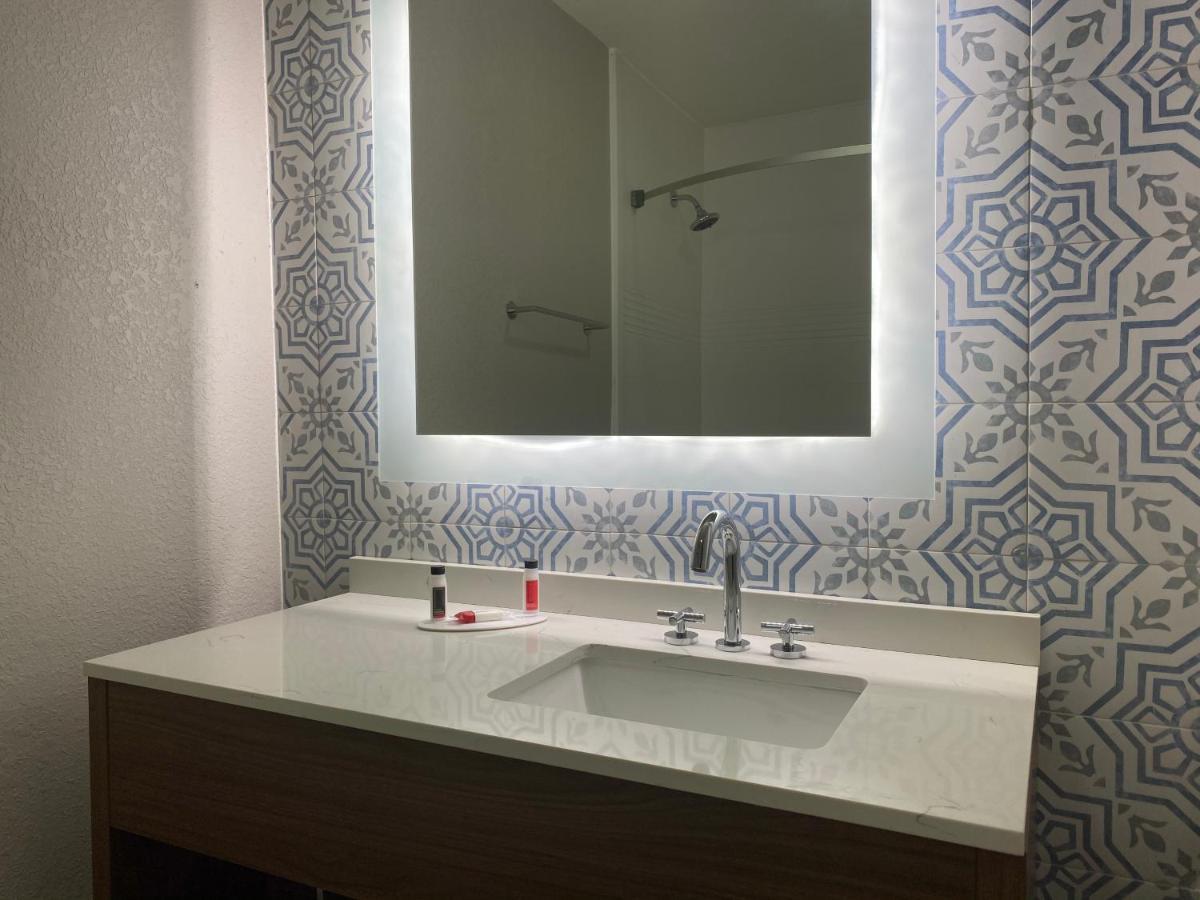 Days Inn & Suites By Wyndham Peachtree Corners Norcross Εξωτερικό φωτογραφία